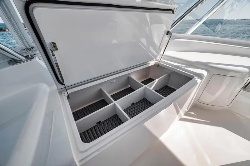 Slide: The Image of Viking 72 Convertible 2023 - 74