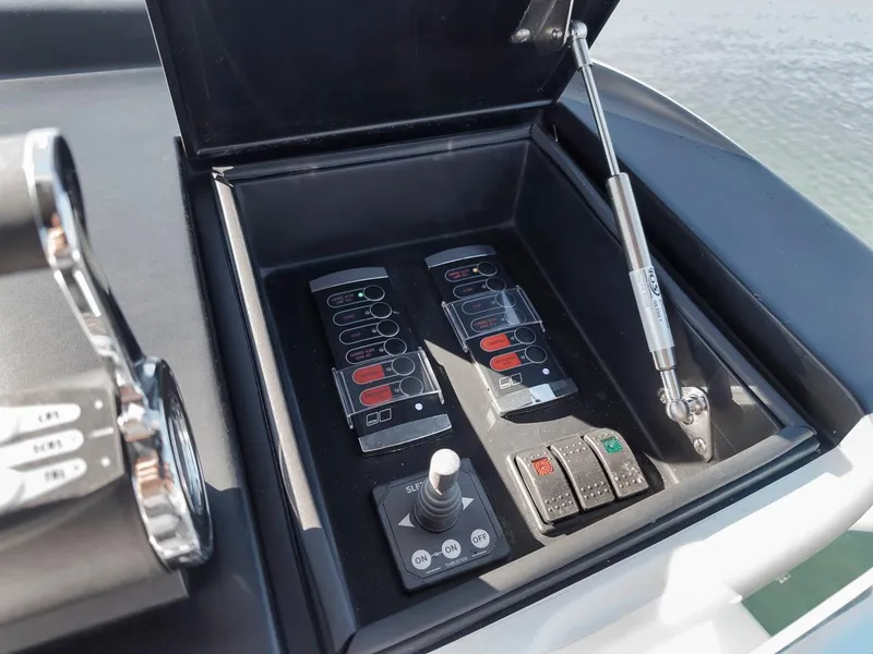 Slide: The Image of Viking 72 Convertible 2023 - 77