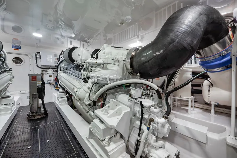 Slide: The Image of Viking 72 Convertible 2023 - 86