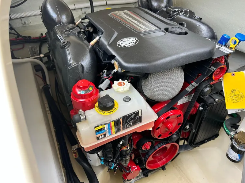 Slide: The Image of Chris-Craft Launch GT 28 Surf 2022 - 12