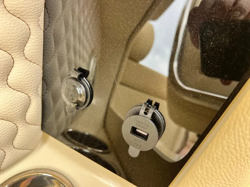 Slide: The Image of Chris-Craft Launch GT 28 Surf 2022 - 14