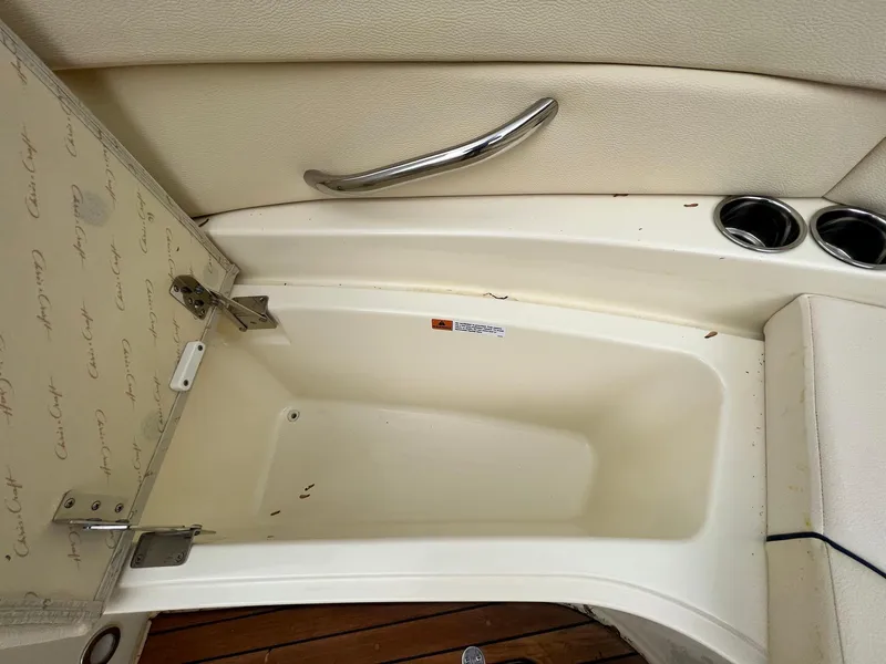 Slide: The Image of Chris-Craft Launch GT 28 Surf 2022 - 26