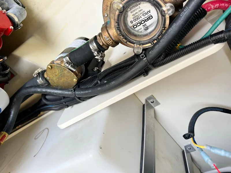 Slide: The Image of Chris-Craft Launch GT 28 Surf 2022 - 30