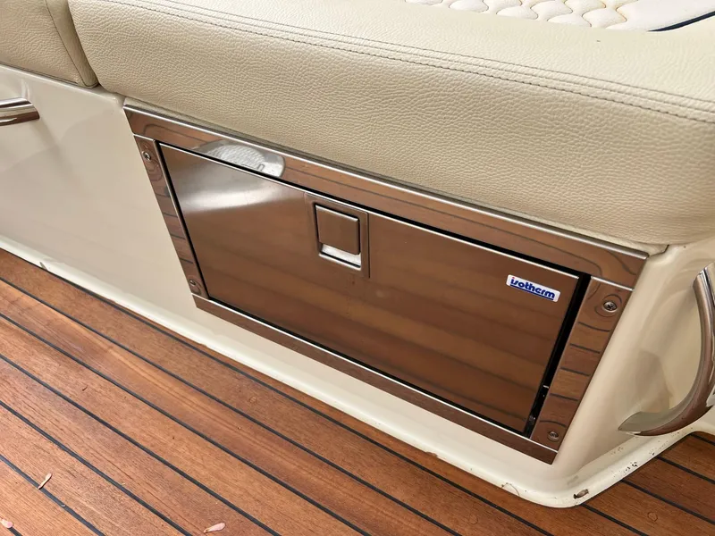 Slide: The Image of Chris-Craft Launch GT 28 Surf 2022 - 34