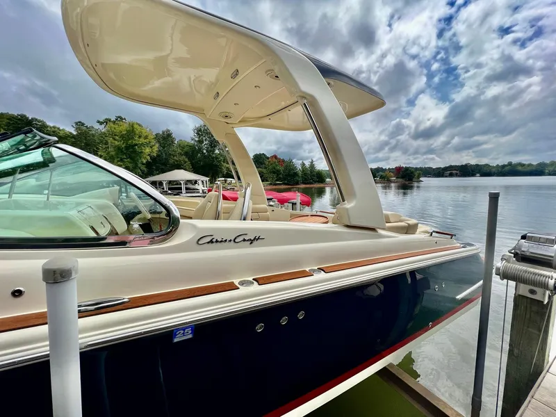 Slide: The Image of Chris-Craft Launch GT 28 Surf 2022 - 40