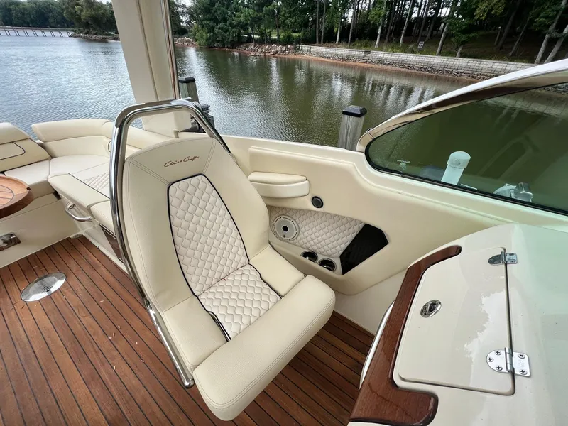 Slide: The Image of Chris-Craft Launch GT 28 Surf 2022 - 42