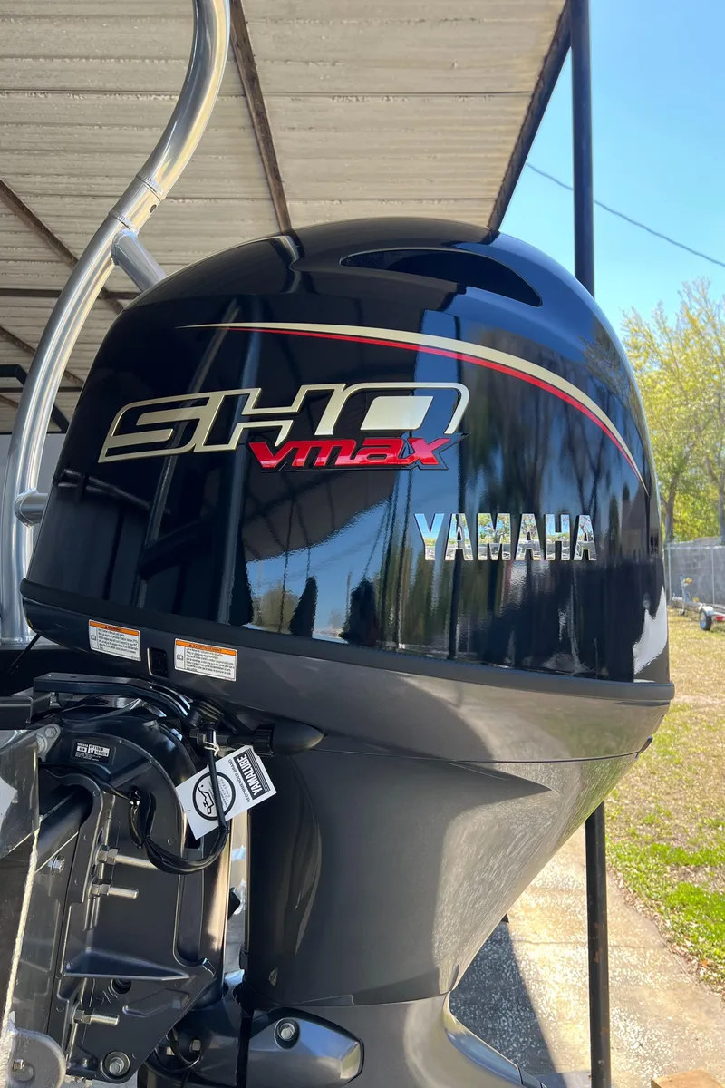 Slide: The Image of Yamaha SHO VMAX outboard motor on a 2025 JC 201 Spirit TT Sport boat. - 8