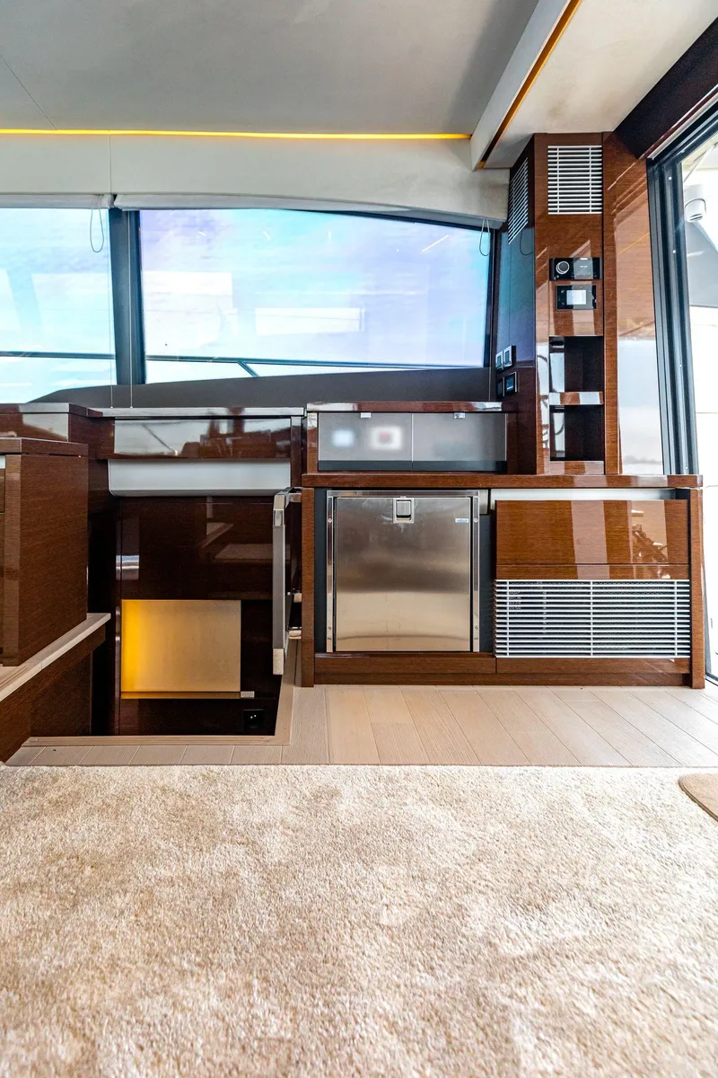 Slide: The Image of 2020 Prestige 630 FB Salon - 8