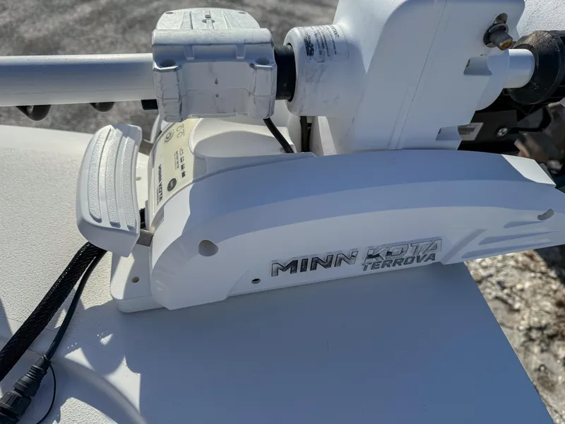 Slide: The Image of Minn Kota Terrova trolling motor on 2018 Tidewater 1910 Bay Max boat. - 10