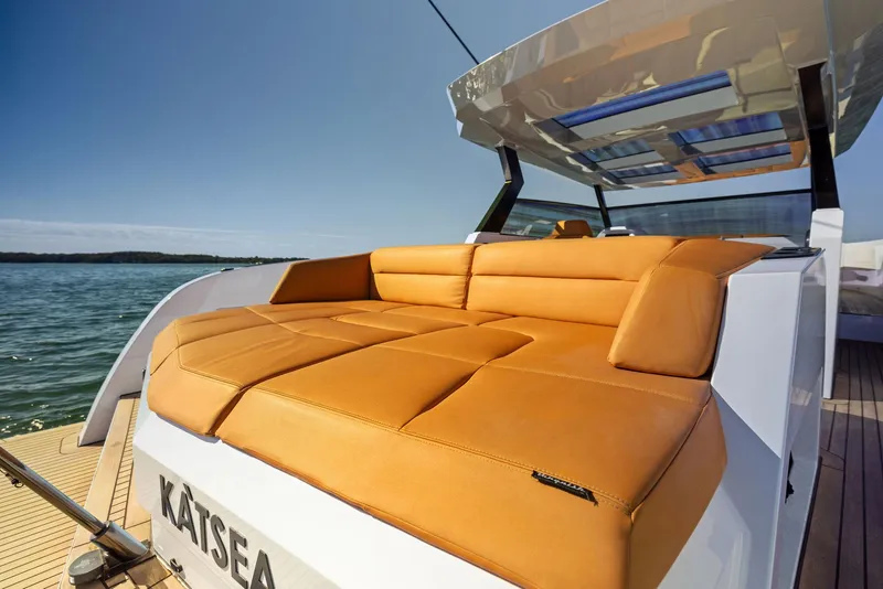 Slide: The Image of Aft Loung Pads - 49