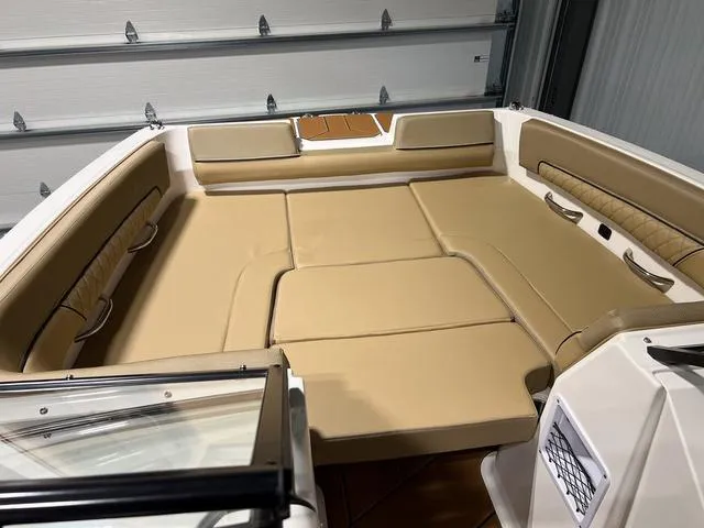 Slide: The Image of Bayliner D22I 2025 - 22