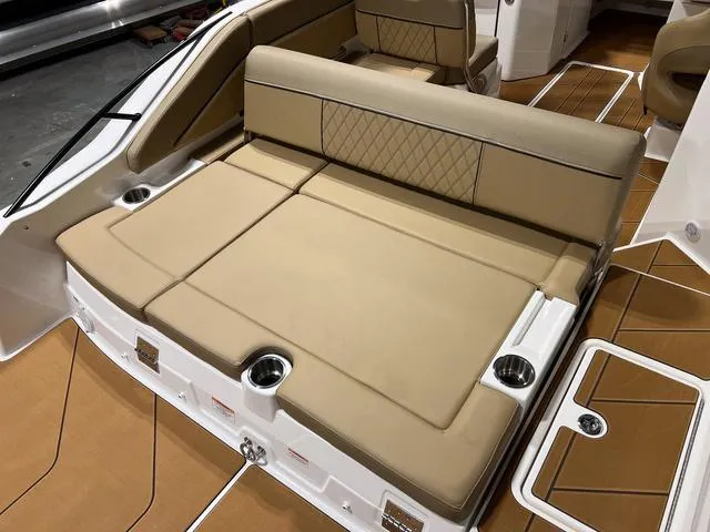 Slide: The Image of Bayliner D22I 2025 - 6
