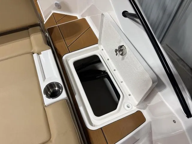 Slide: The Image of Bayliner D22I 2025 - 7