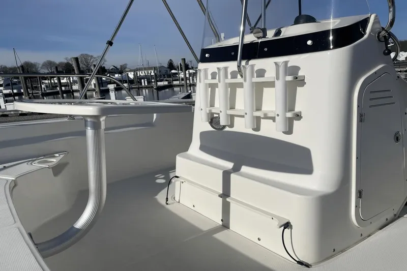 Slide: The Image of Boston Whaler 190 Montauk 2021 - 2