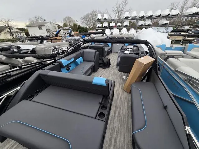 Slide: The Image of Godfrey Sweetwater 2286 SFL 2025 - 5