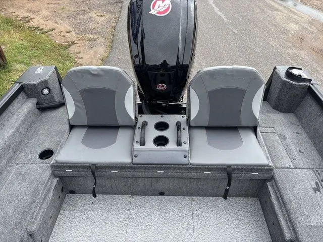 Slide: The Image of Alumacraft Voyageur 175 Sport 2026 - 10