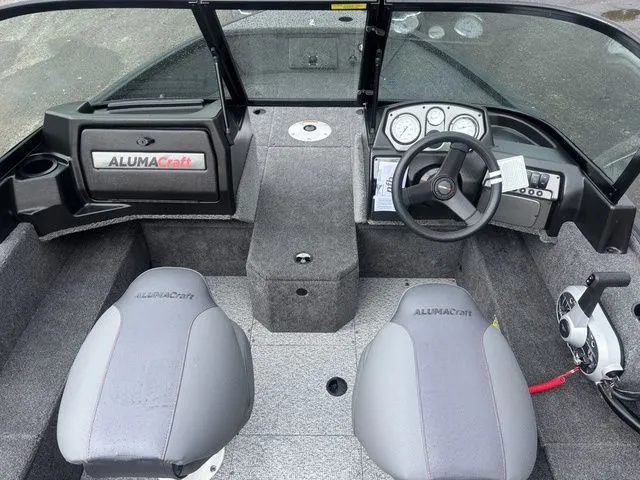 Slide: The Image of Alumacraft Voyageur 175 Sport 2026 - 11