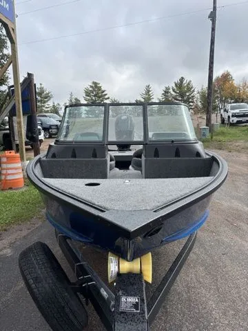 Slide: The Image of Alumacraft Voyageur 175 Sport 2026 - 3