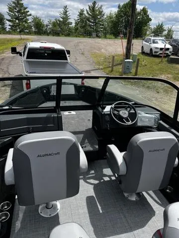 Slide: The Image of Alumacraft Trophy 195X Sport 2026 - 11