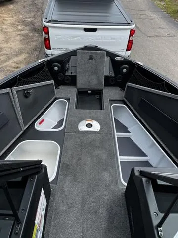 Slide: The Image of Alumacraft Trophy 195X Sport 2026 - 9