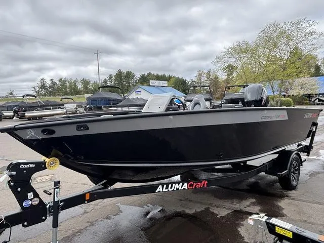 Slide: The Image of Alumacraft Competitor 175X Side Console 2025 - 4