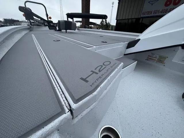 Slide: The Image of Xpress H20 Bass 2025 - 17