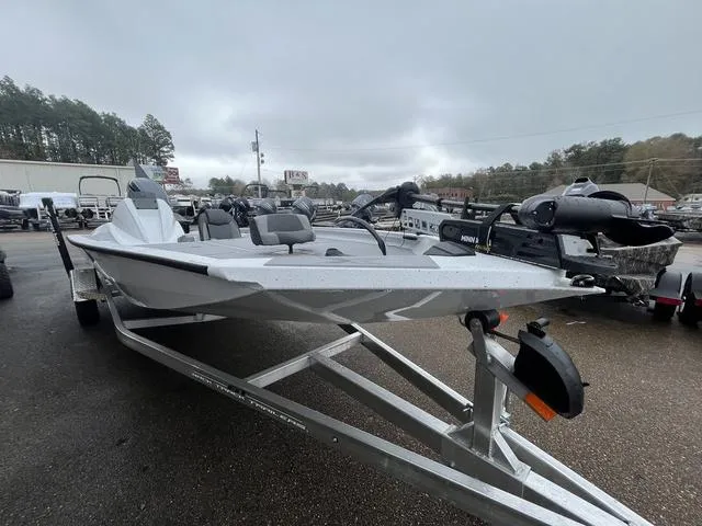 Slide: The Image of Xpress H20 Bass 2025 - 3