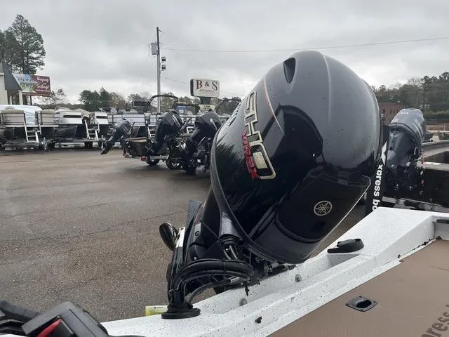 Slide: The Image of Xpress H18C Crappie 2025 - 11