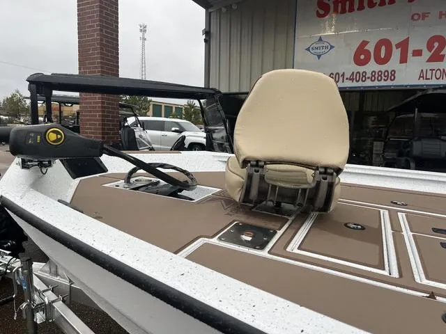 Slide: The Image of Xpress H18C Crappie 2025 - 3