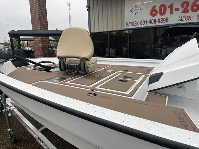 Slide: The Image of Xpress H18C Crappie 2025 - 4