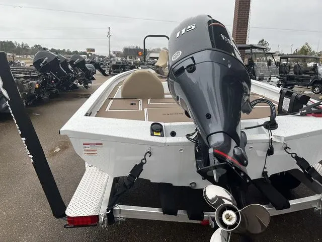 Slide: The Image of Xpress H18C Crappie 2025 - 8