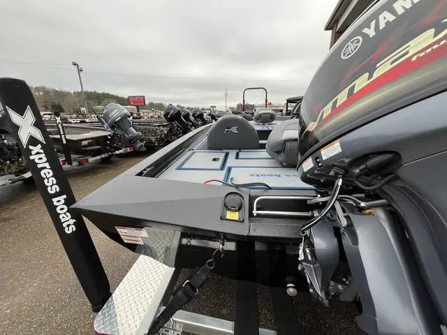 Slide: The Image of Xpress H17C Crappie 2025 - 13