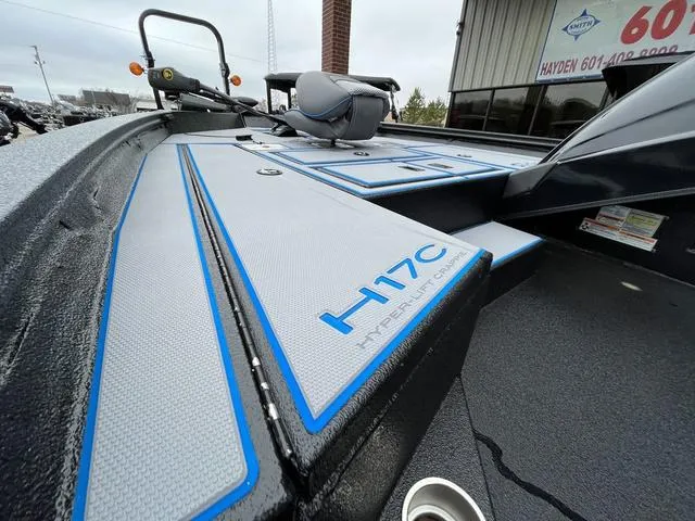 Slide: The Image of Xpress H17C Crappie 2025 - 15