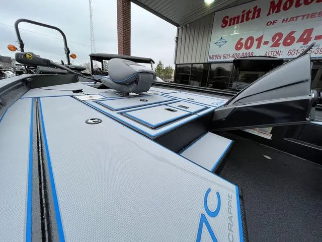 Slide: The Image of Xpress H17C Crappie 2025 - 16