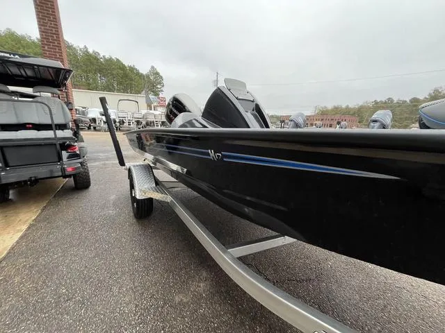 Slide: The Image of Xpress H17C Crappie 2025 - 7