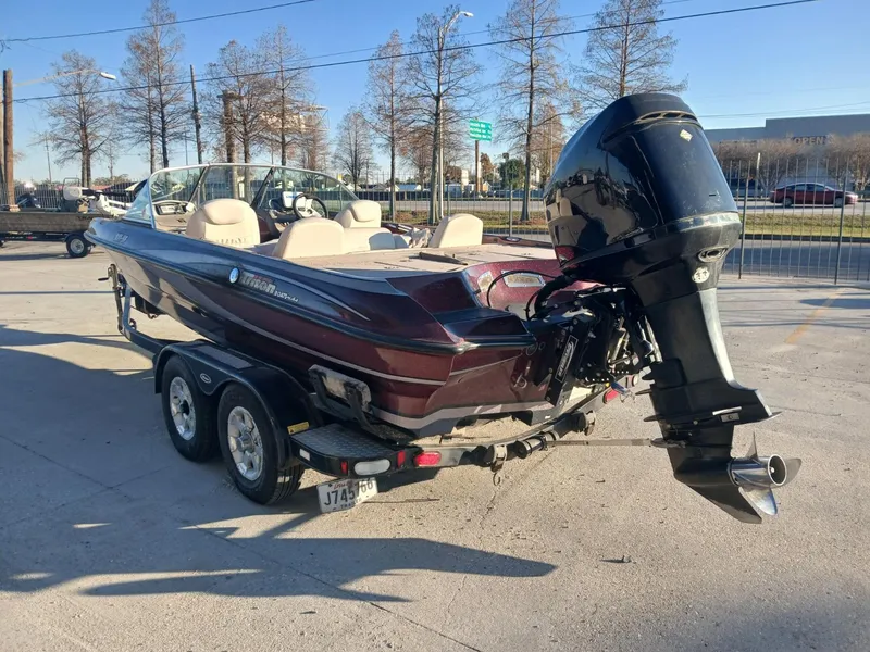 Slide: The Image of Triton 211 Sf 2006 - 8