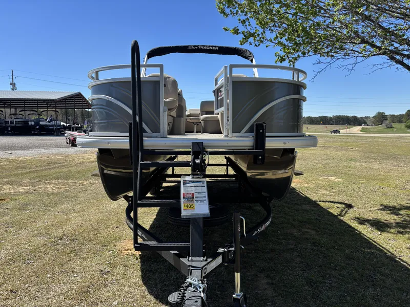 Slide: The Image of Sun Tracker Fishin' Barge 22 DLX 2024 - 13