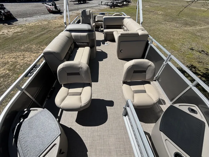 Slide: The Image of Sun Tracker Fishin' Barge 22 DLX 2024 - 14