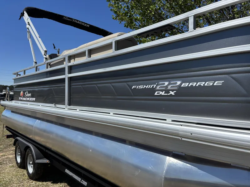 Slide: The Image of Sun Tracker Fishin' Barge 22 DLX 2024 - 5