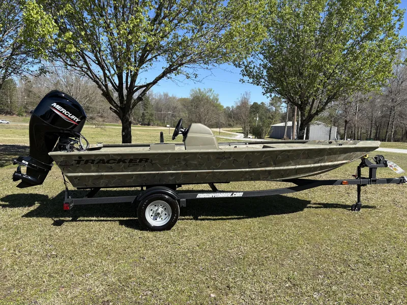 The Image of Tracker Grizzly 1648 SC 2025 - 1