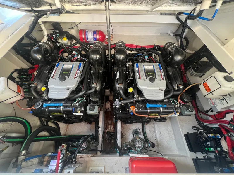 Slide: The Image of Sea Ray Sundancer 310 2013 - 28