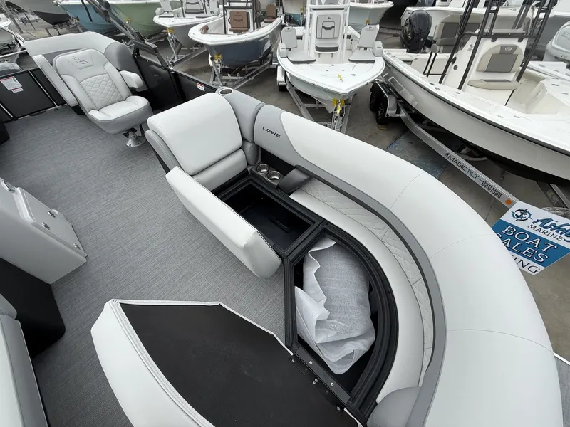 Slide: The Image of Lowe Ss 230 2025 - 2