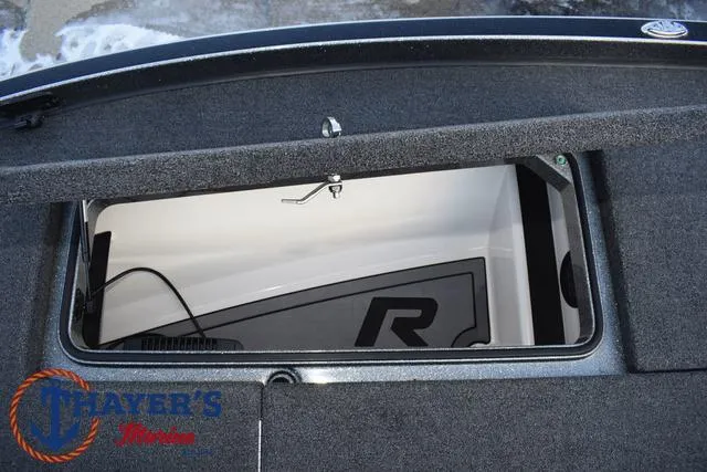 Slide: The Image of Ranger Z521R 2023 - 15