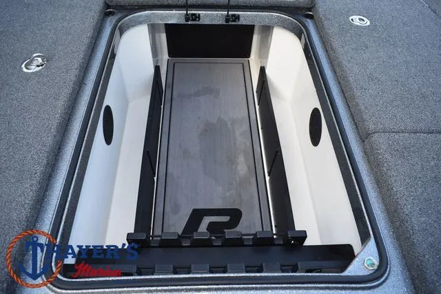 Slide: The Image of Ranger Z521R 2023 - 17