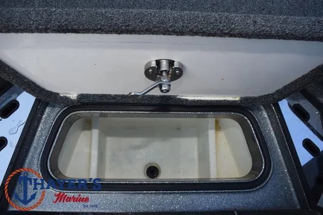 Slide: The Image of Ranger Z521R 2023 - 18