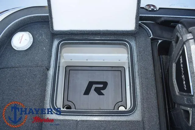 Slide: The Image of Ranger Z521R 2023 - 33