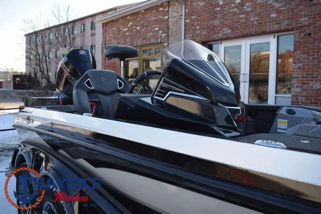 Slide: The Image of Ranger Z521R 2023 - 43