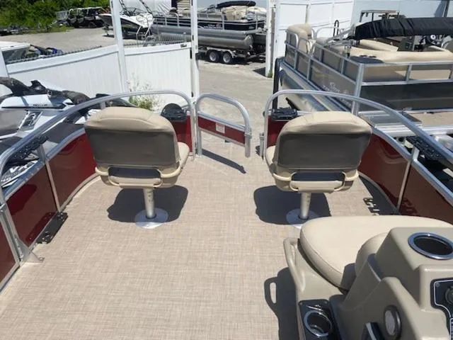 Slide: The Image of Sun Tracker Bass Buggy® 16 XL Select 2025 - 4