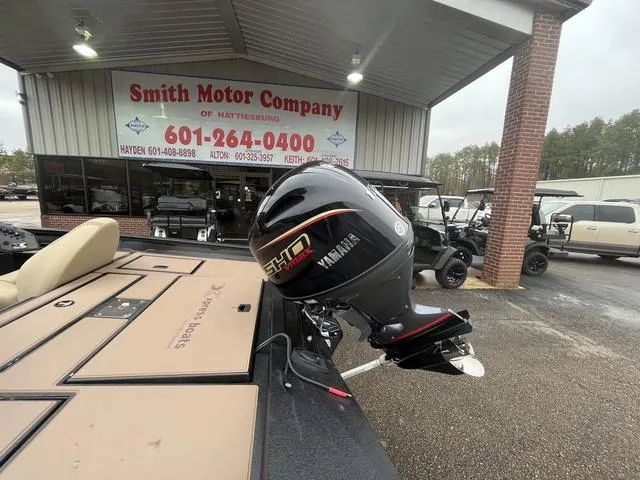 Slide: The Image of Xpress H18C Crappie 2025 - 10