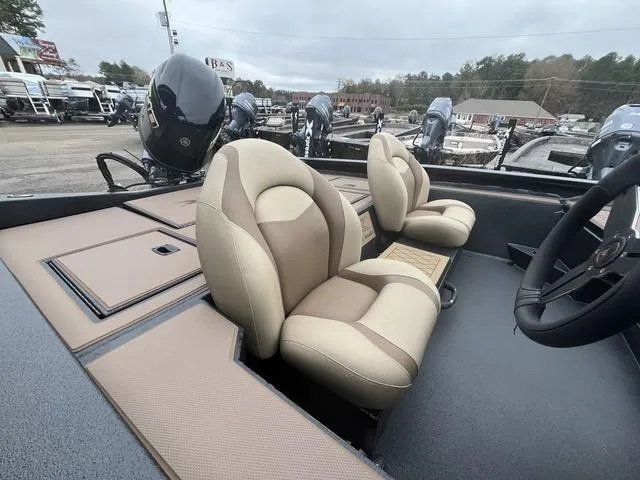 Slide: The Image of Xpress H18C Crappie 2025 - 14